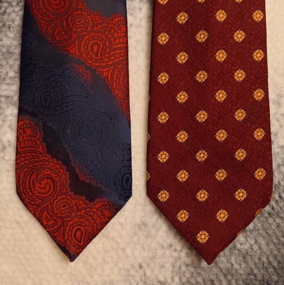 Wembley set of 2 vintage Wemlon Fabric neckties